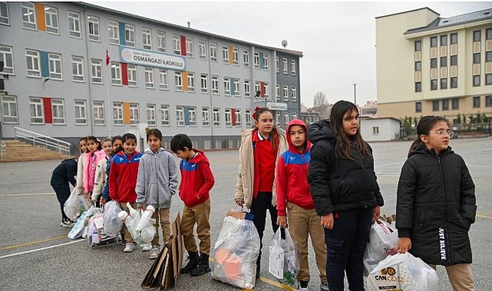 Sel&ccedil;uklu'da &ldquo;Okullar Sıfır Atık İ&ccedil;in Yarışıyor"