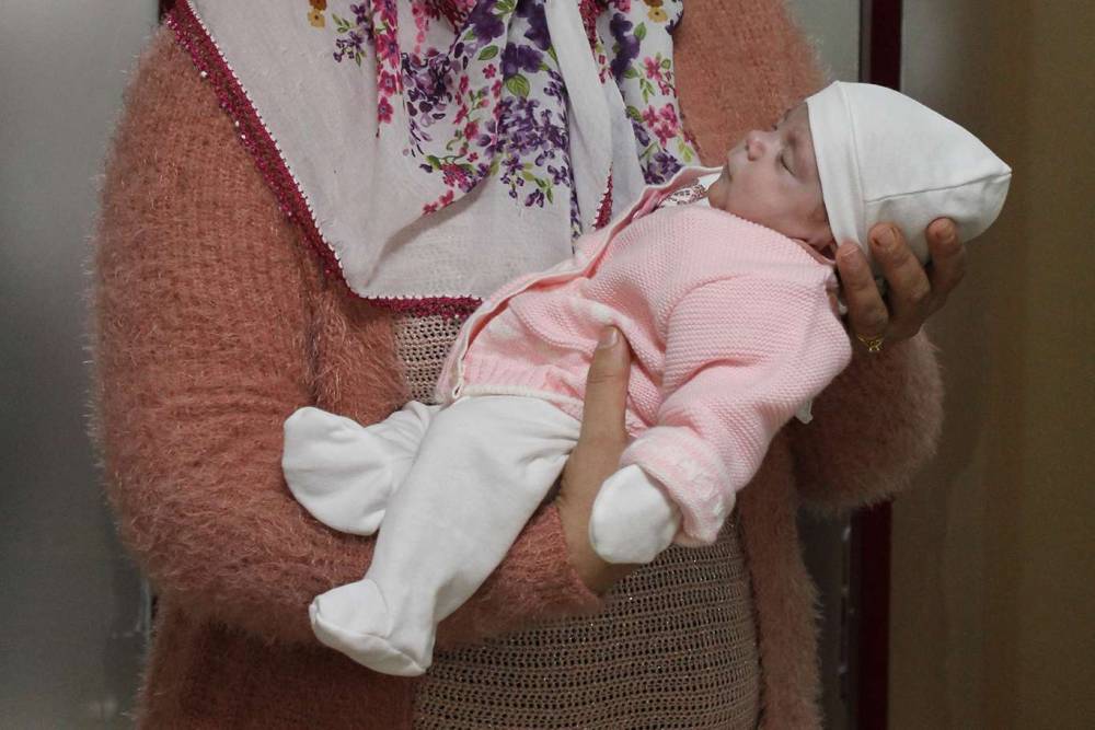 S&ouml;zleşmeli personelin doğum izni s&uuml;resi 24 haftaya &ccedil;ıkarıldı