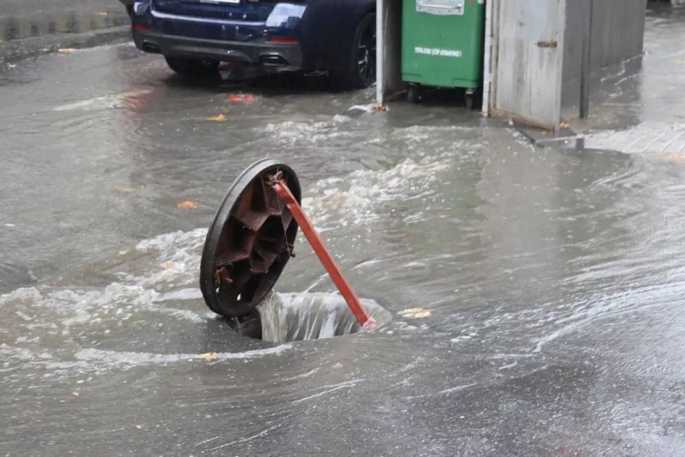 Meteorolojiden g&ouml;k g&uuml;r&uuml;lt&uuml;l&uuml; sağanak uyarısı