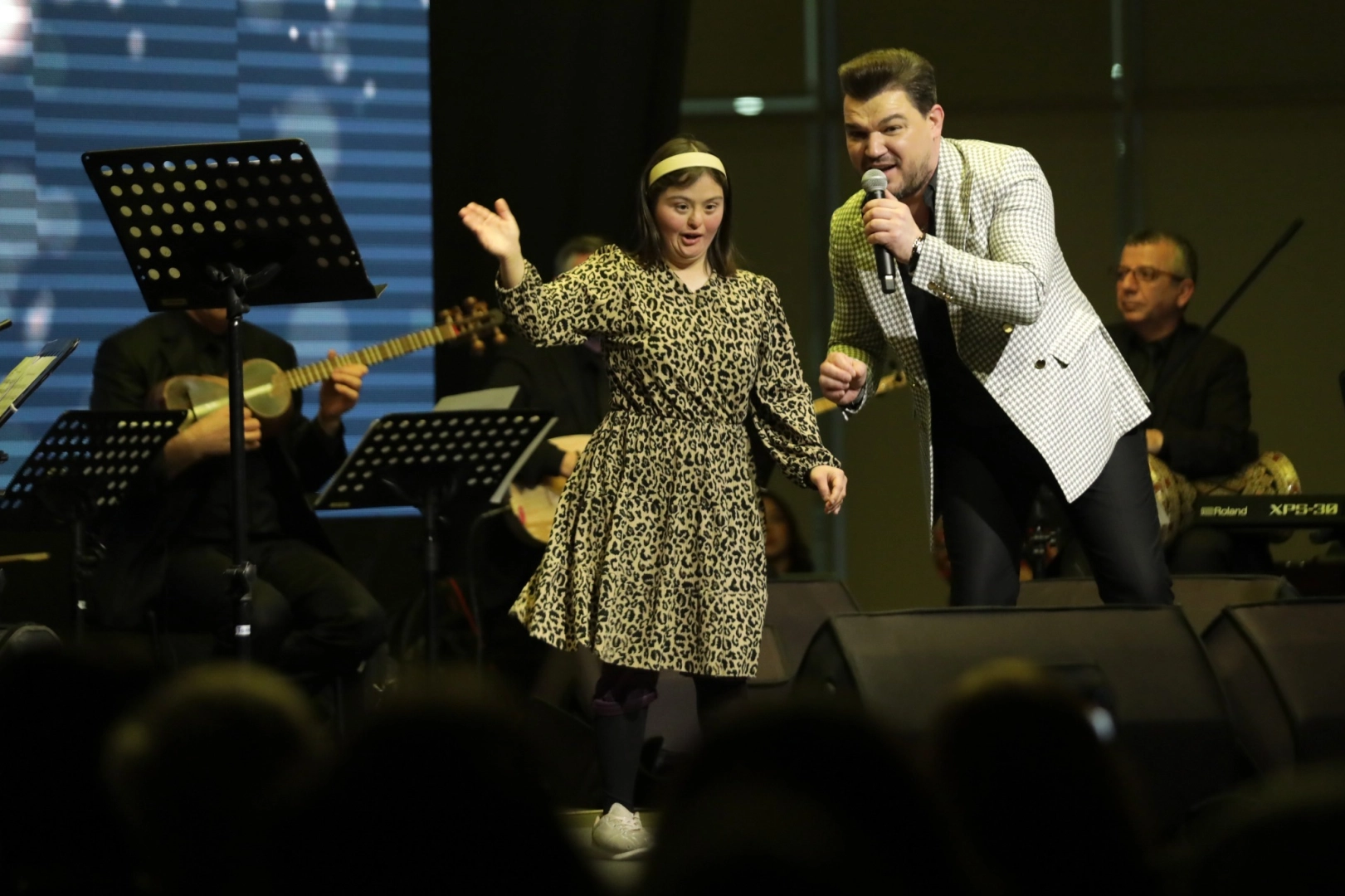 Bursa'da y&uuml;reğimizdeki ezgiler g&ouml;n&uuml;llere dokundu