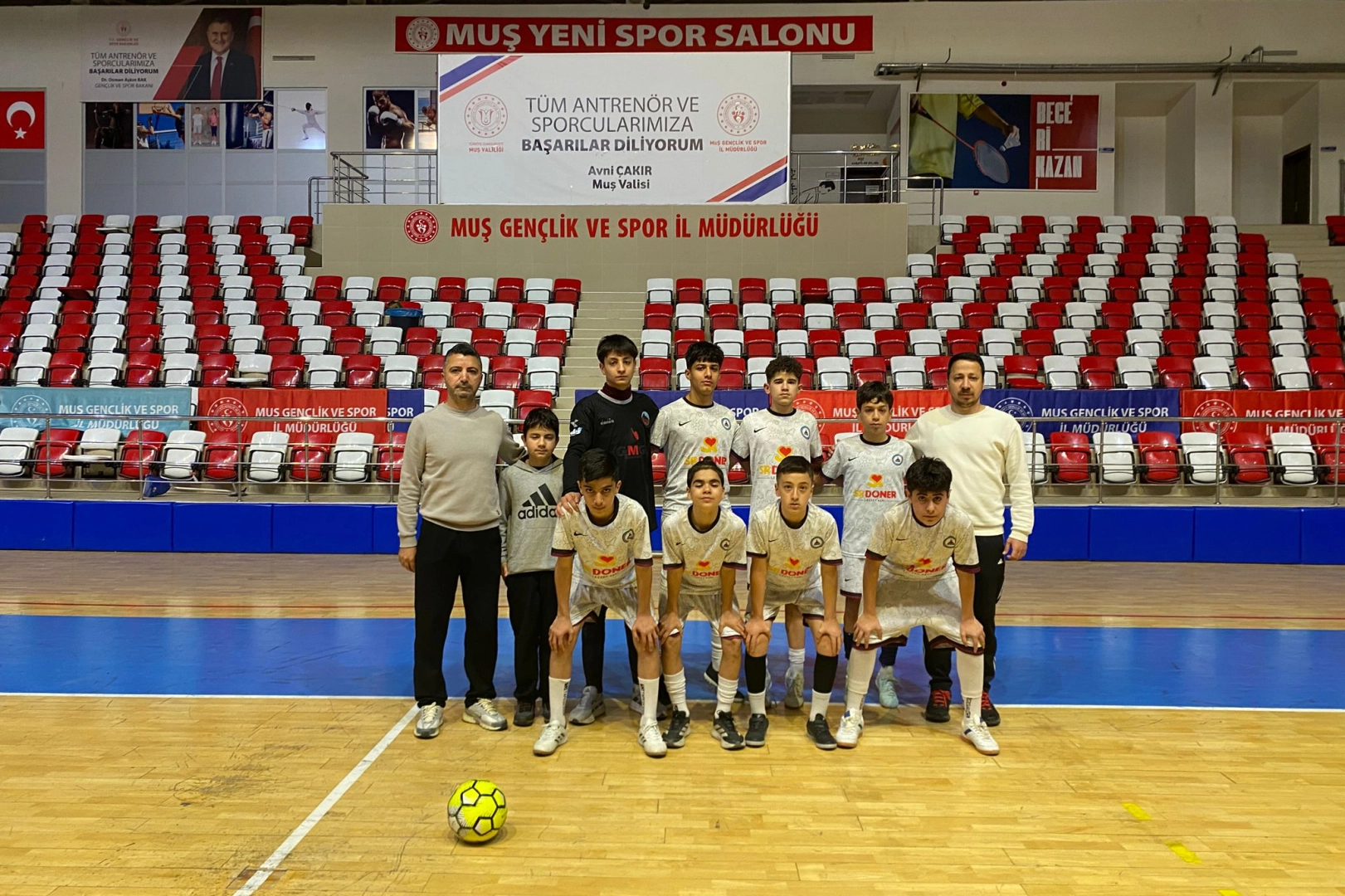 Mardin Kasımiye Ortaokulu Futsal Takımı, Muş&rsquo;ta şampiyon oldu!