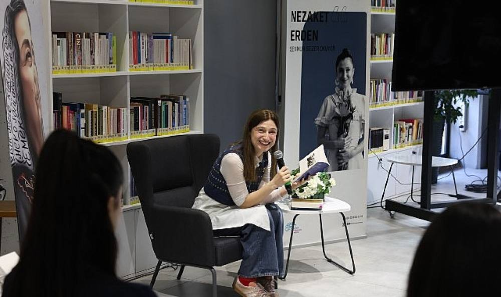 Nezaket Erden, &ldquo;Sennur Sezer" şiirleri okudu  