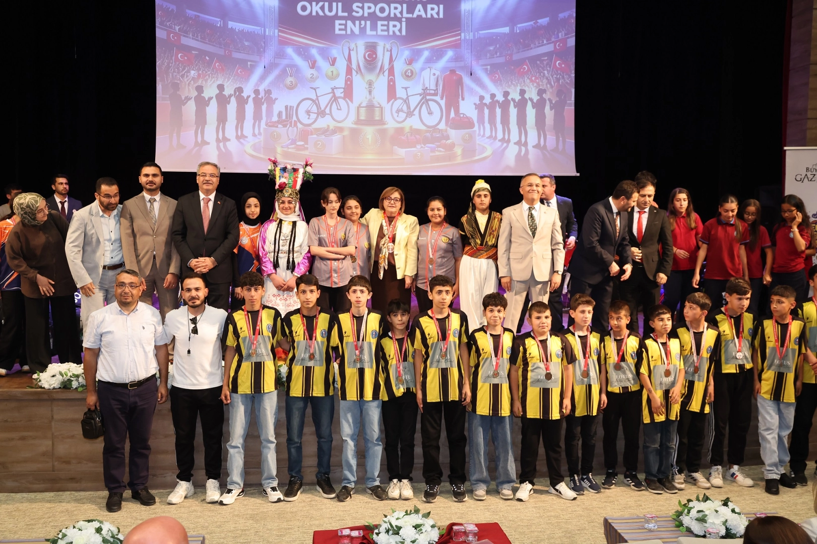 Gaziantep'te 'Okul Sporları Enleri' &ouml;d&uuml;llendirildi