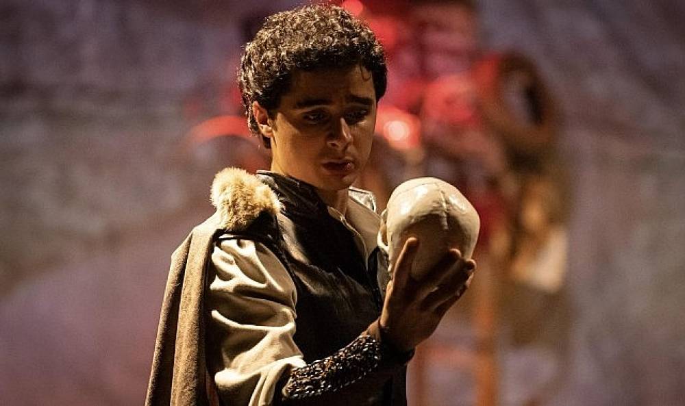 Maltepe'nin &ldquo;Hamlet"i Romanya'da ayakta alkışlandı