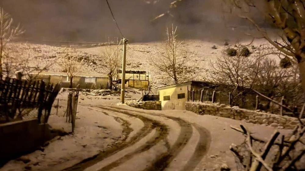 Feslikan yaylası beyaza b&uuml;r&uuml;nd&uuml;