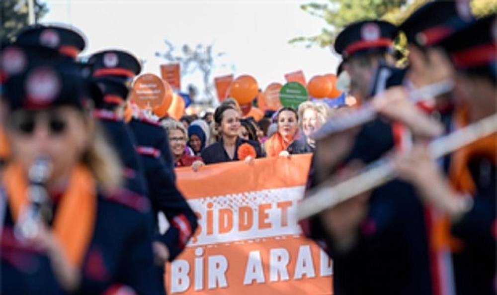 Kadına şiddete karşı “turuncu