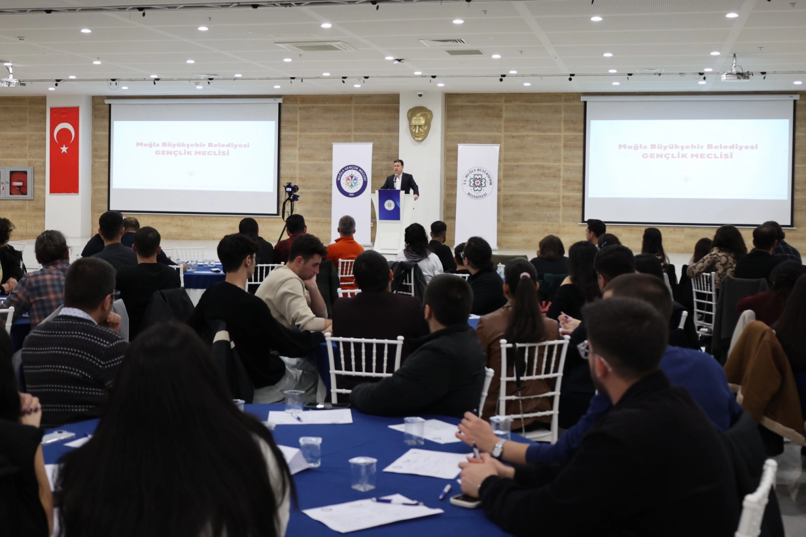 Muğla'da Gen&ccedil;lik Meclisi &uuml;niversitelilerle buluştu