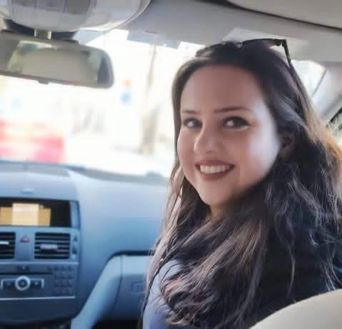 Psikolog Sibel &Ouml;zdemir: "&Ouml;zdeğer Kaybı &Ccedil;oğu Zaman Sessiz Bir Hayatta Kalma Stratejisidir"