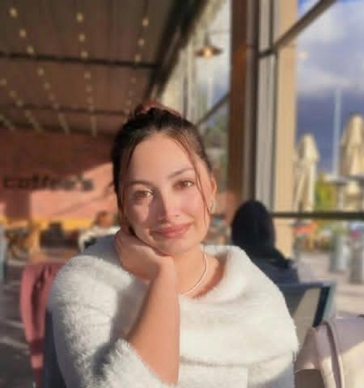 Sosyolog G&ouml;k&ccedil;en Ece Balaban Analiz Etti: "Aile K&uuml;&ccedil;&uuml;ld&uuml; Ancak Kadının Omuzlarındaki Y&uuml;k Sadece Bi&ccedil;im Değiştirdi"