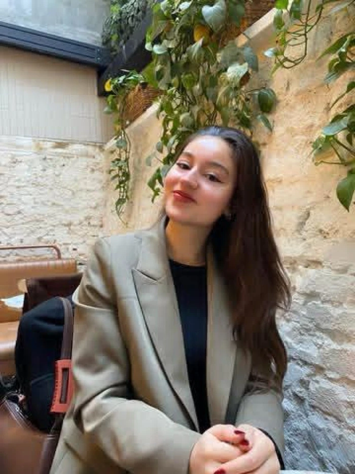 Esra Bayır - Öğrenci Psikolojik Danışman