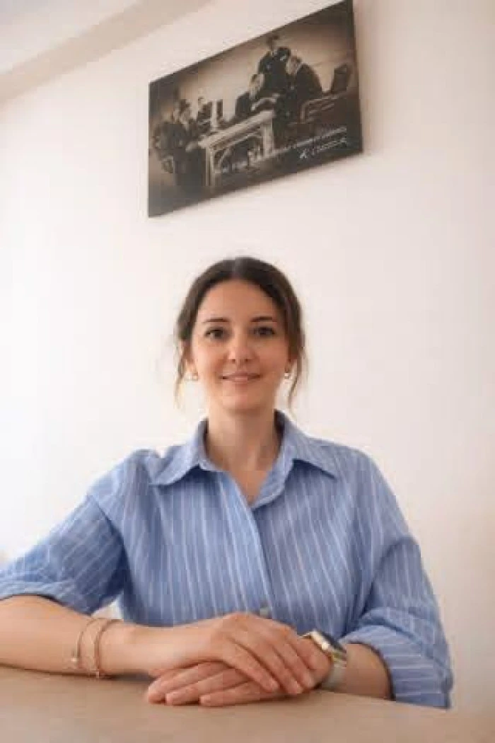 &Ouml;zge G&uuml;l Gelirg&uuml;n -Psikiyatrist -Psikoterapist